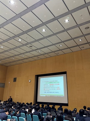 071222　１年次　進路指導会02